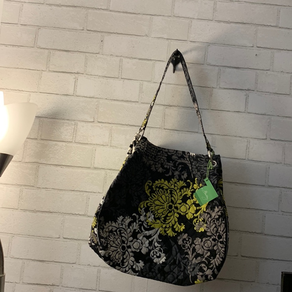 Vera Bradley new without tags magnet purse/tote bag green black & white floral